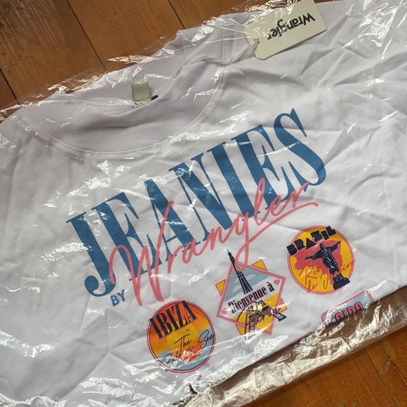 NWT Wrangler crop tee - Picture 3 of 3